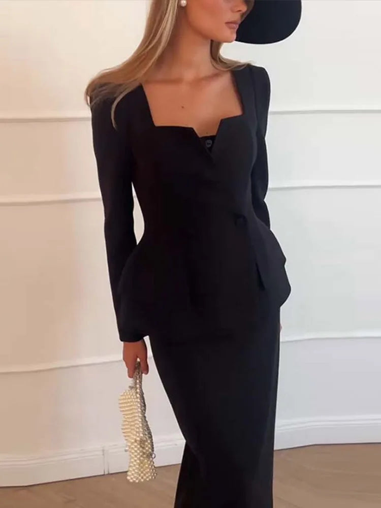 סט שני חלקים אלגנטי חצאית מידי ובלייזר בעיצוב מחויט ויוקרתי - PAS