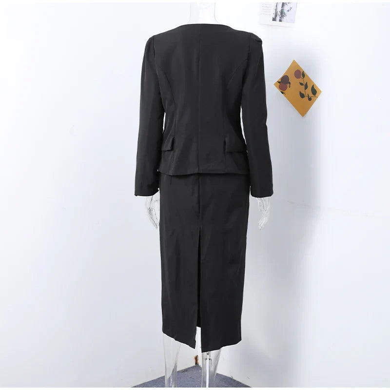 סט שני חלקים אלגנטי חצאית מידי ובלייזר בעיצוב מחויט ויוקרתי - PAS