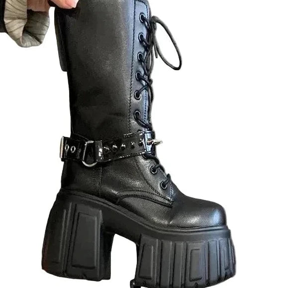 מגף פלטפורמה דגם גוליה