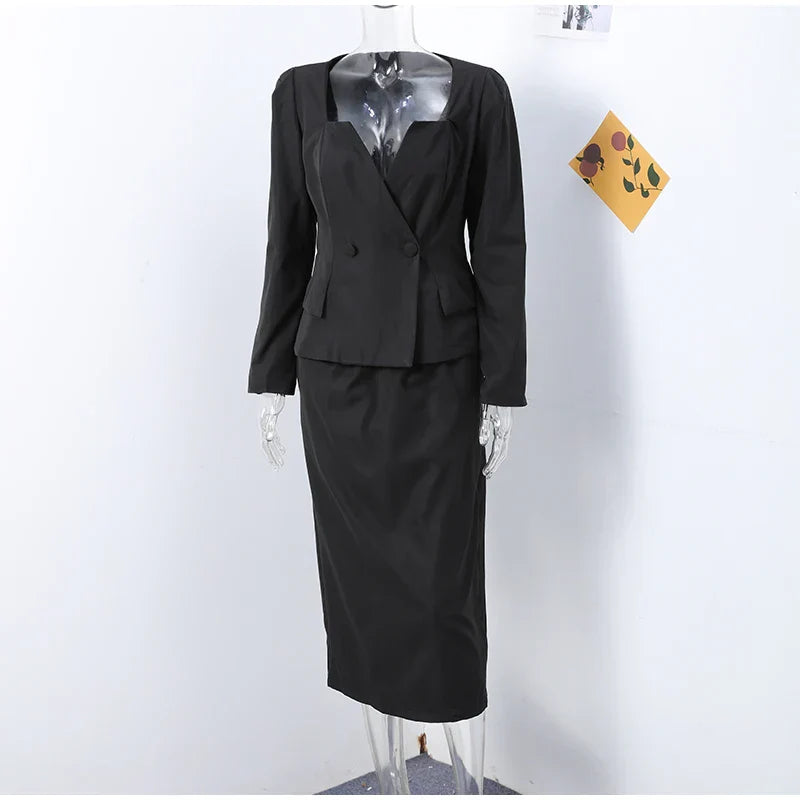 סט שני חלקים אלגנטי חצאית מידי ובלייזר בעיצוב מחויט ויוקרתי - PAS