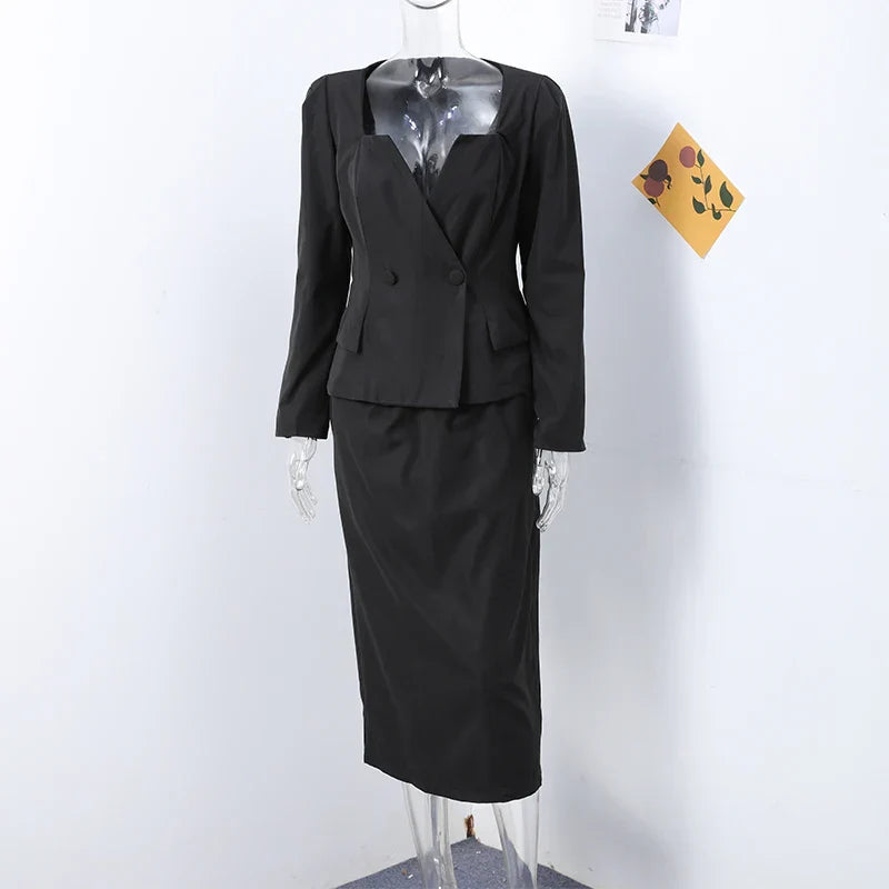 סט שני חלקים אלגנטי חצאית מידי ובלייזר בעיצוב מחויט ויוקרתי - PAS