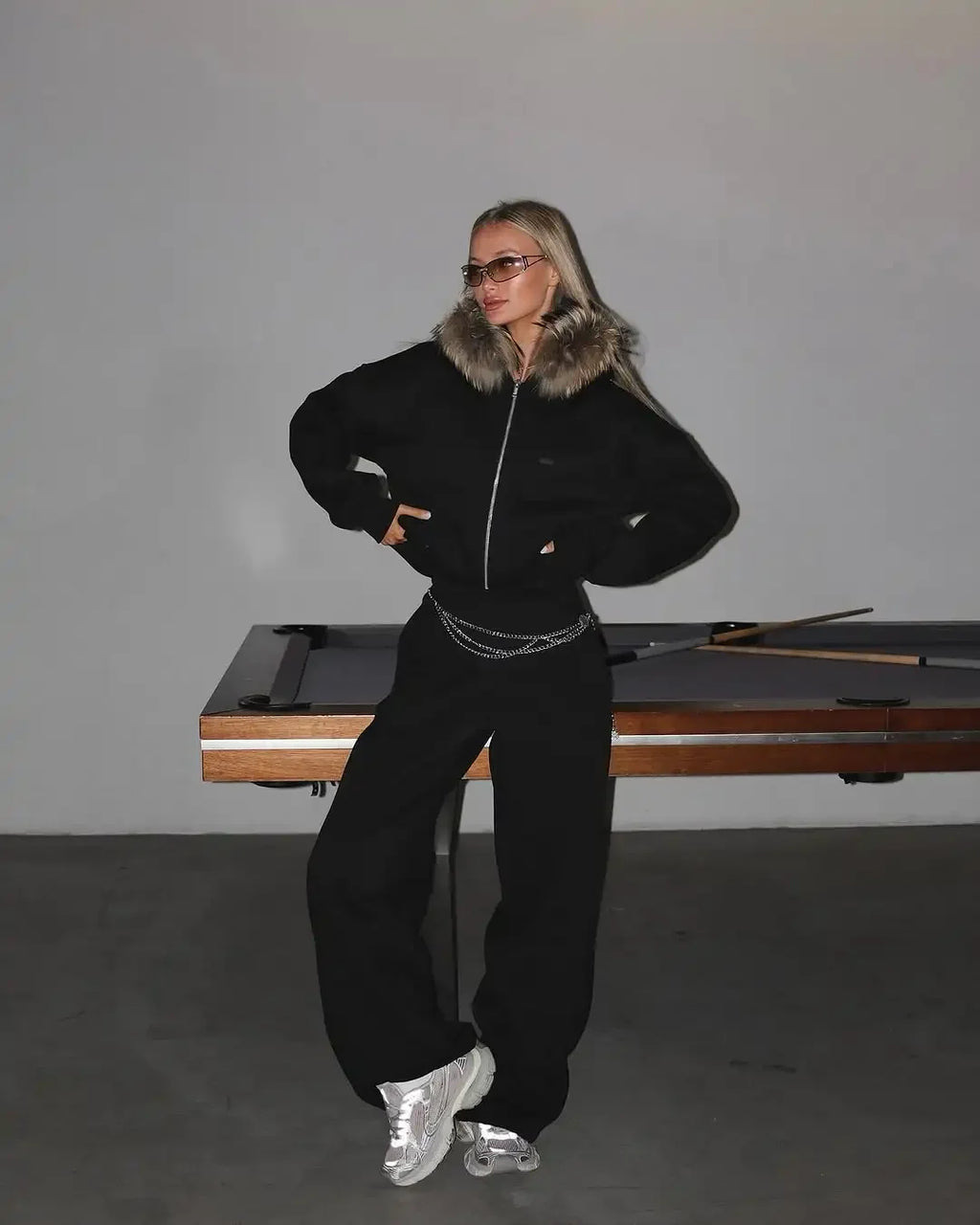 חליפה דגם אנאל