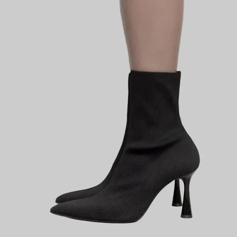 מגף עקב דגם קלואי