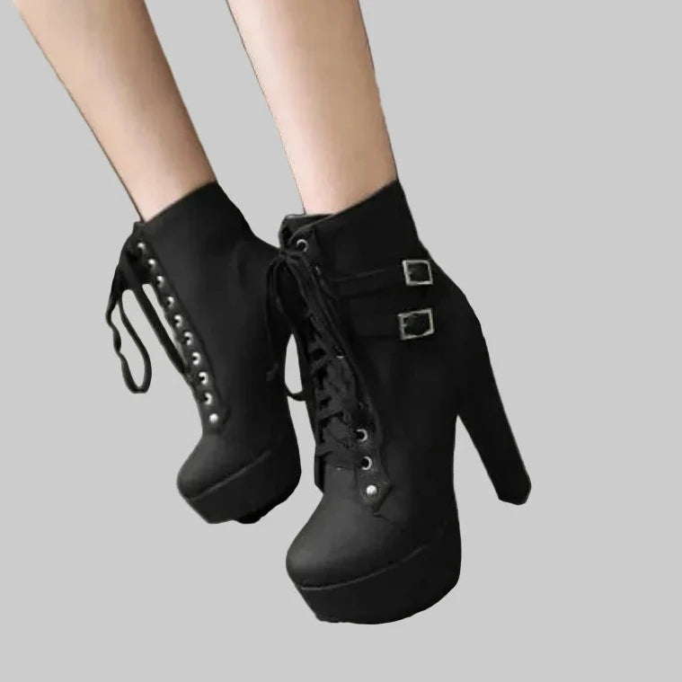 מגף עקב דגם מרטינה