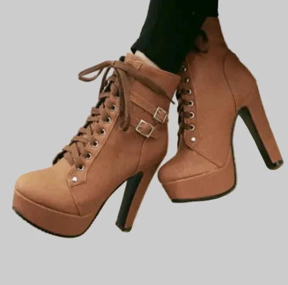 מגף עקב דגם מרטינה